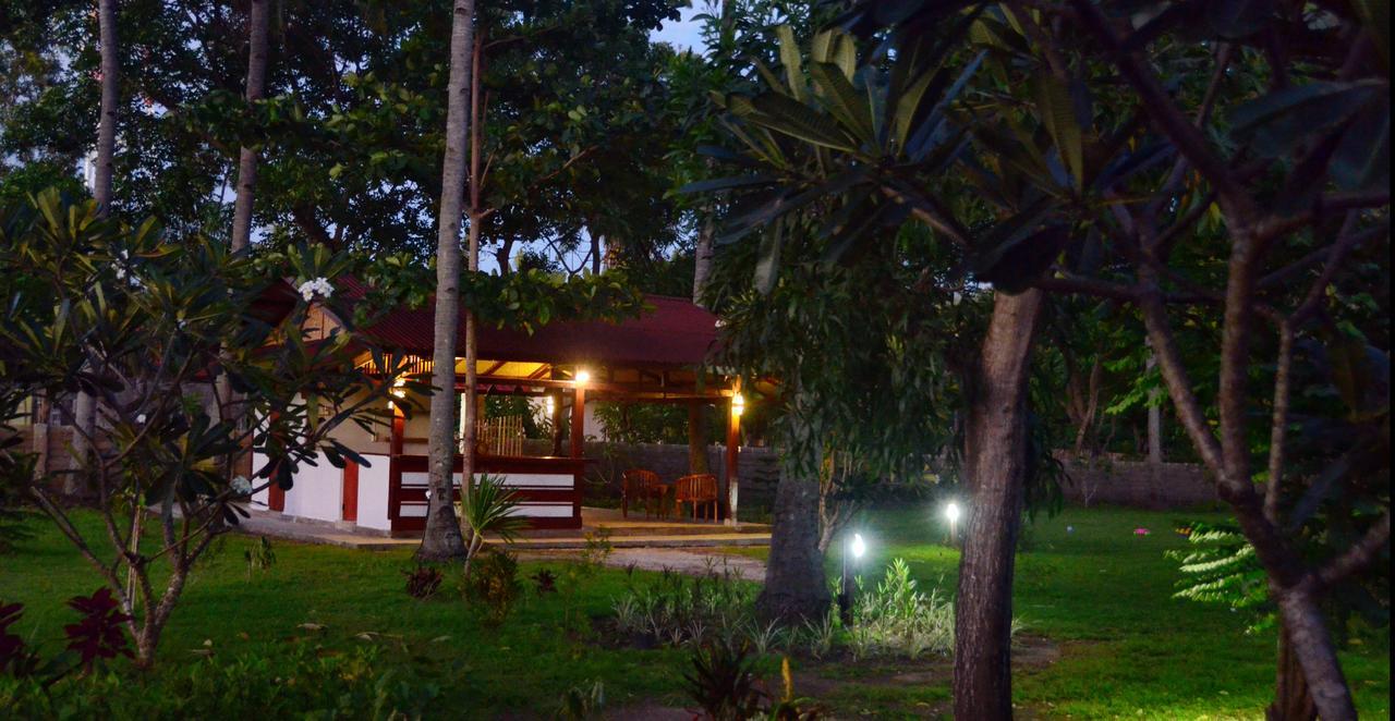 Amigos Bungalows Гили Мено Екстериор снимка